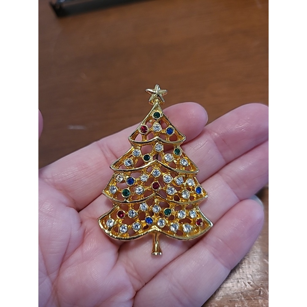 Vintage Gold Tone Metal Rhinestone Christmas Tree Brooch Pin 2" Red White Blue